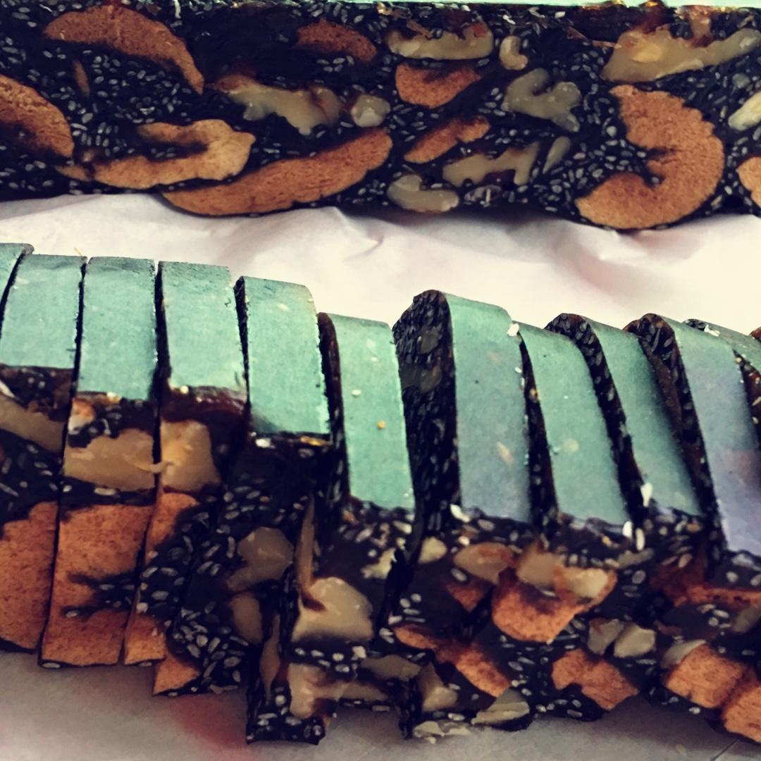 核桃桂圆芝麻红枣阿胶膏