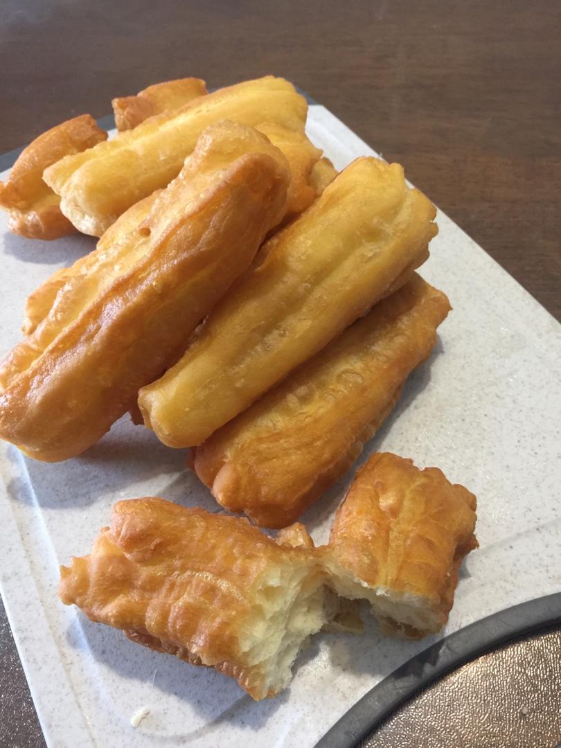 气呼呼的河豚做的上海早餐之油条