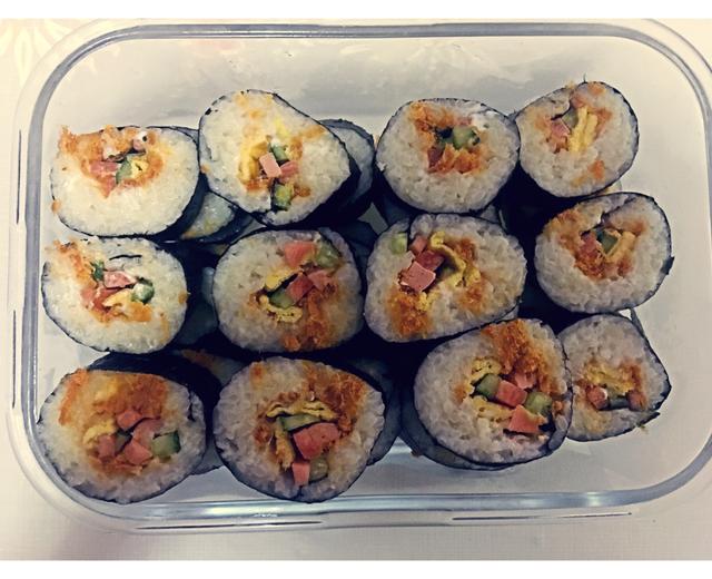 沙拉肉松寿司的做法