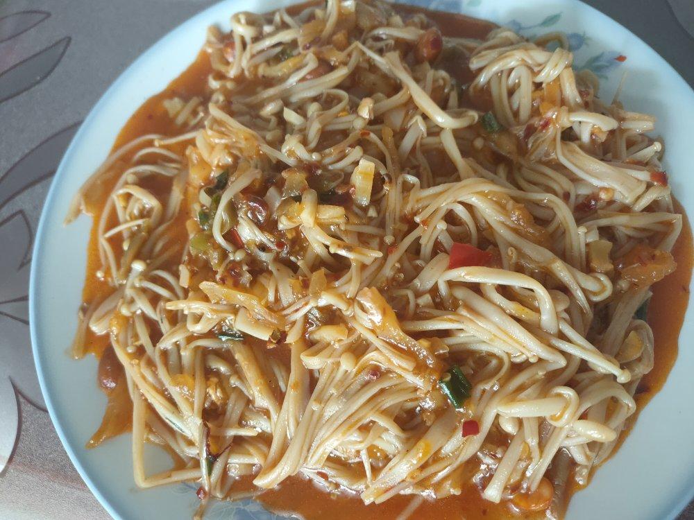 超下饭的炒金针菇！！