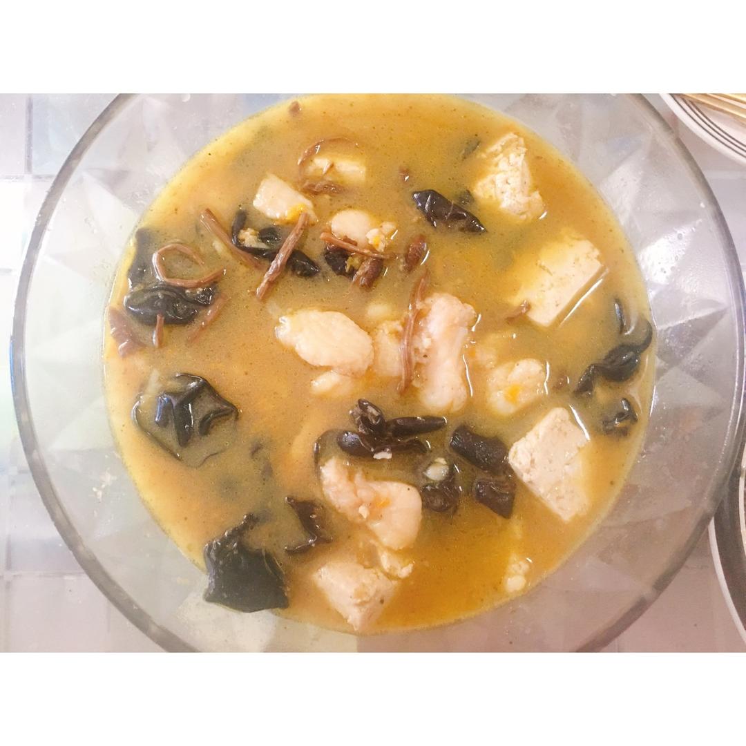 龙利鱼豆腐煲