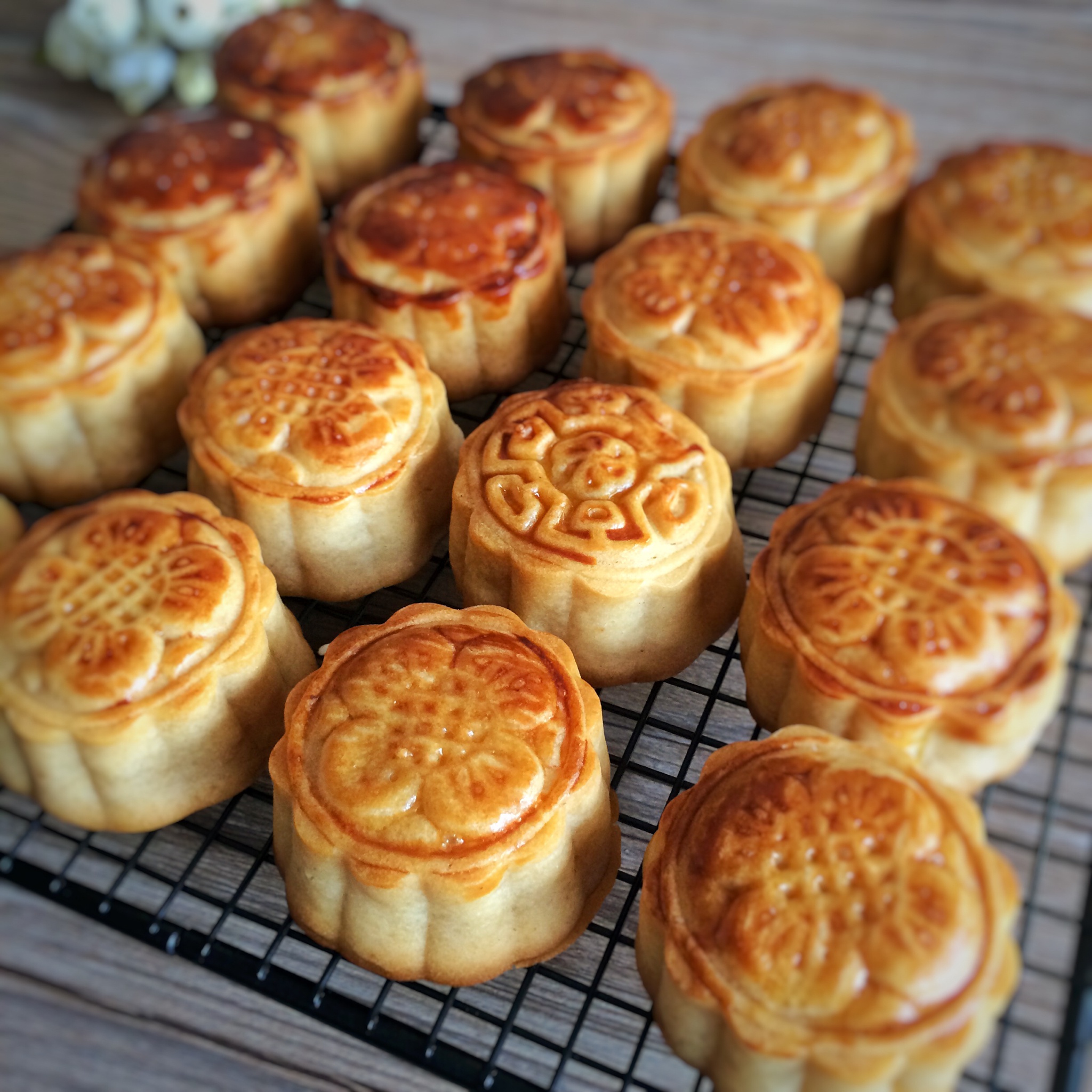 广式月饼—蛋黄莲蓉月饼