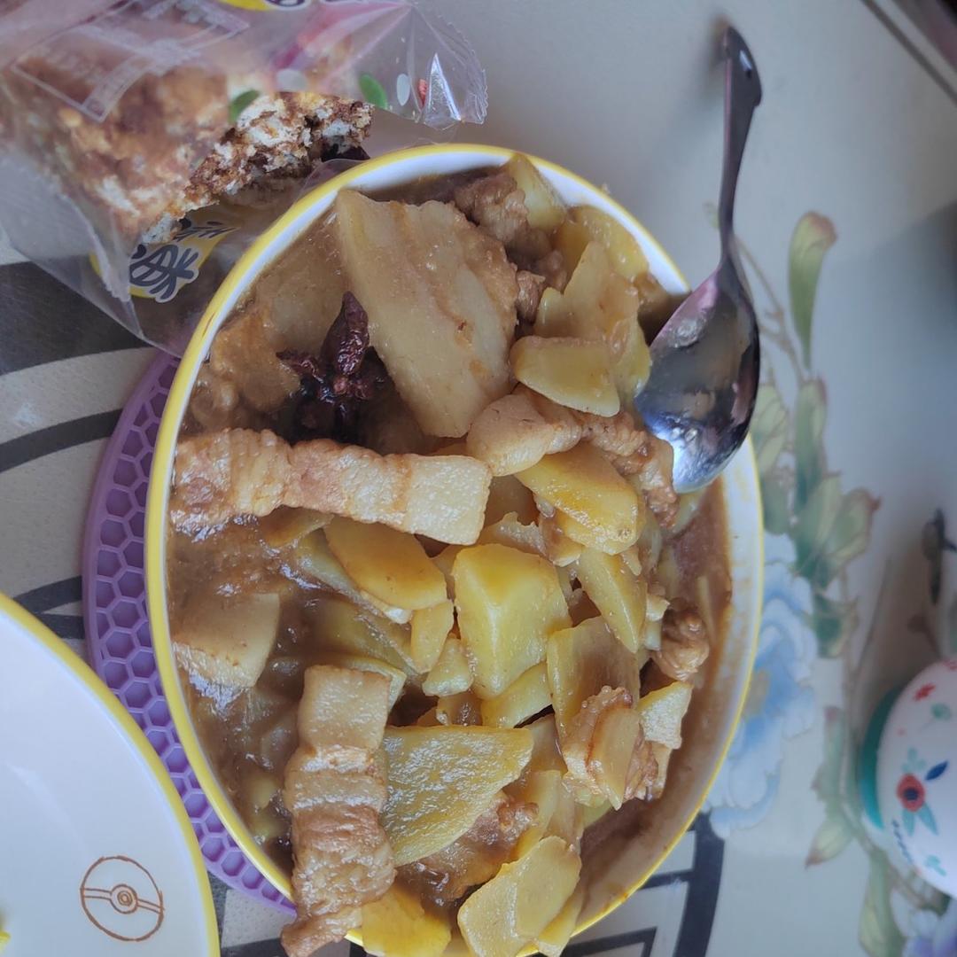 土豆烧肉片