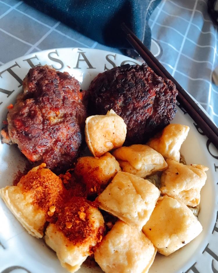 肉多汁的快手汉堡牛肉饼