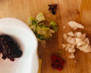 川香青椒蛤蜊肉的做法 步骤3