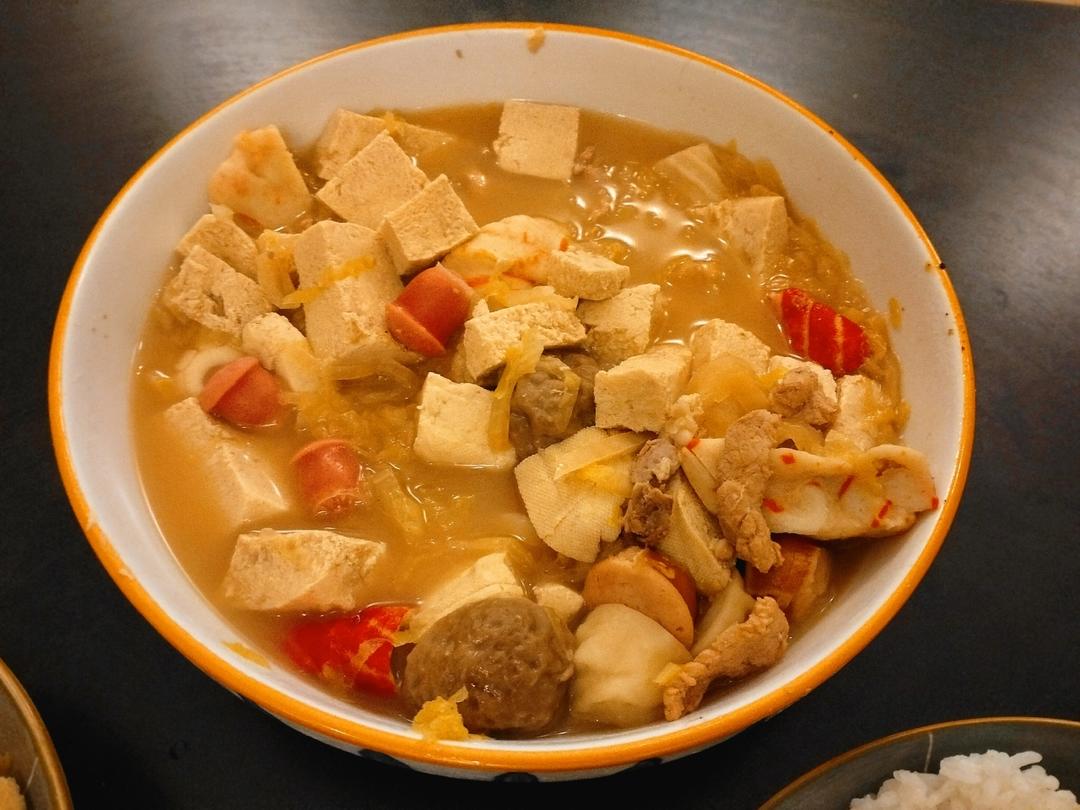 酸菜炖冻豆腐