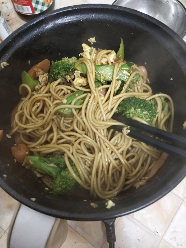 路边摊风味炒方便面