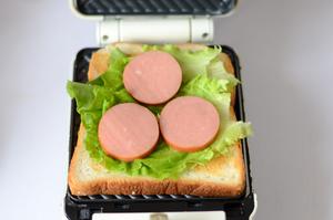 花生酱滑蛋热压三明治的做法 步骤3