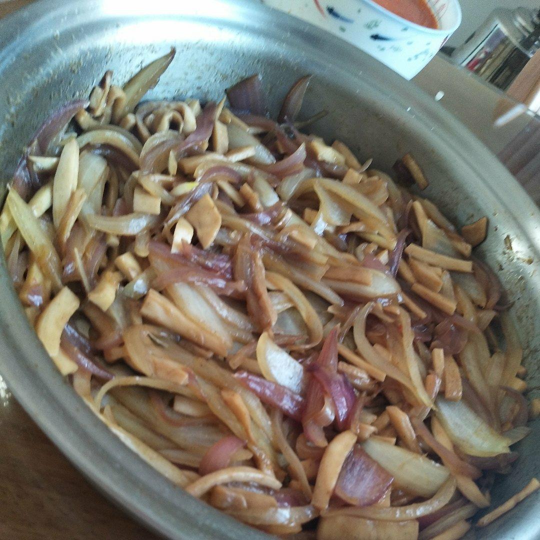 洋葱遇到杏鲍菇