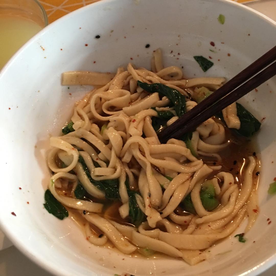 鸡蛋手擀面