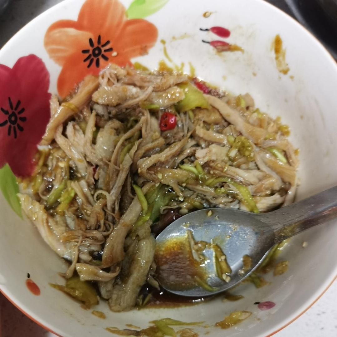 今日菜谱：凉拌鸡丝