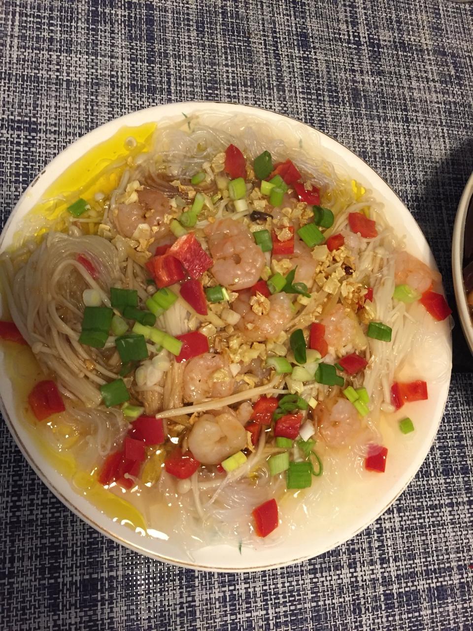家常快手菜~金针菇粉丝蒸虾