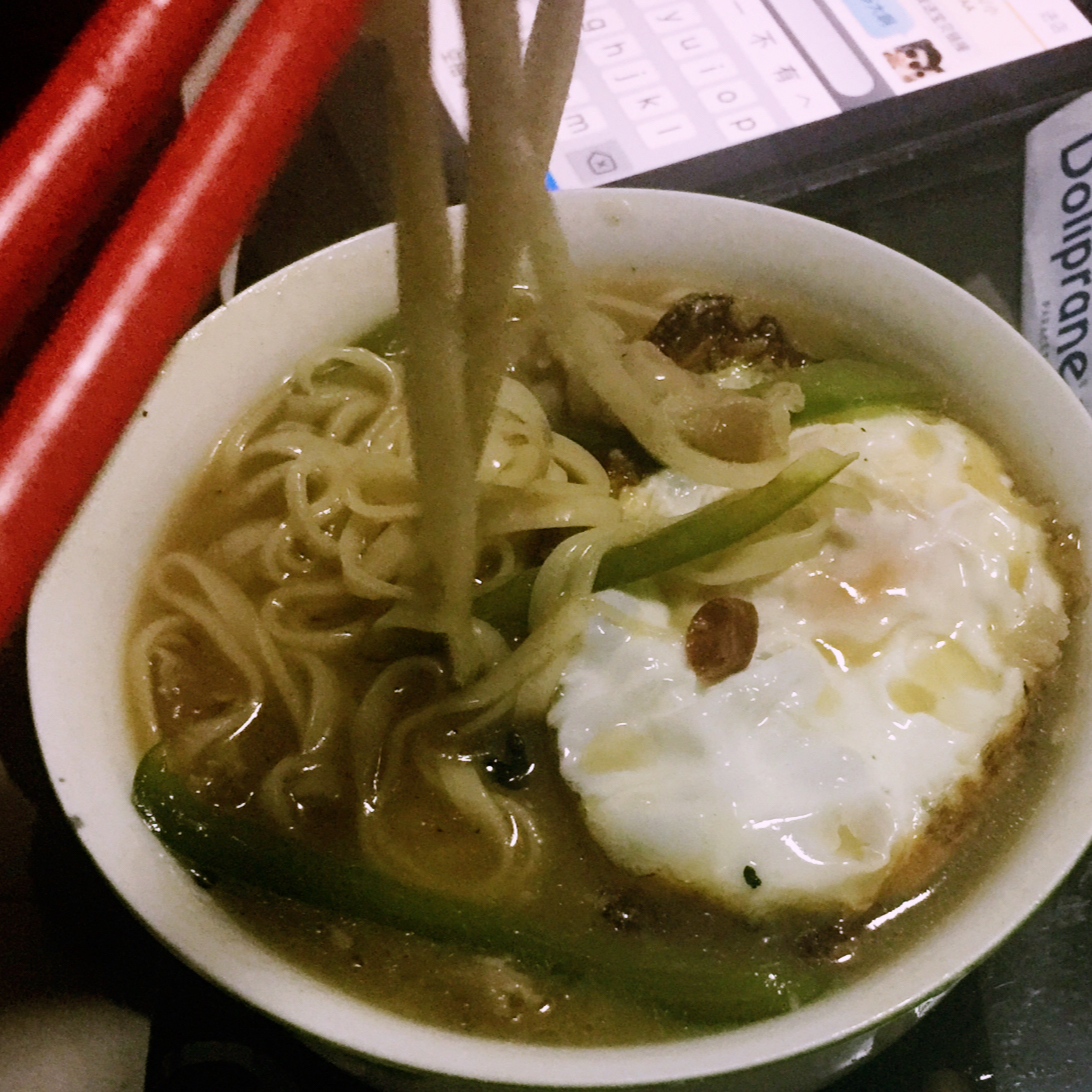 青菜煎蛋面
