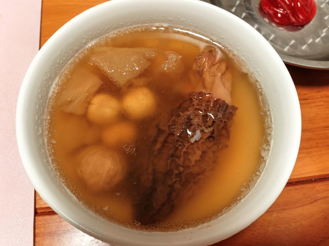 羊肚菌苹果瘦肉汤