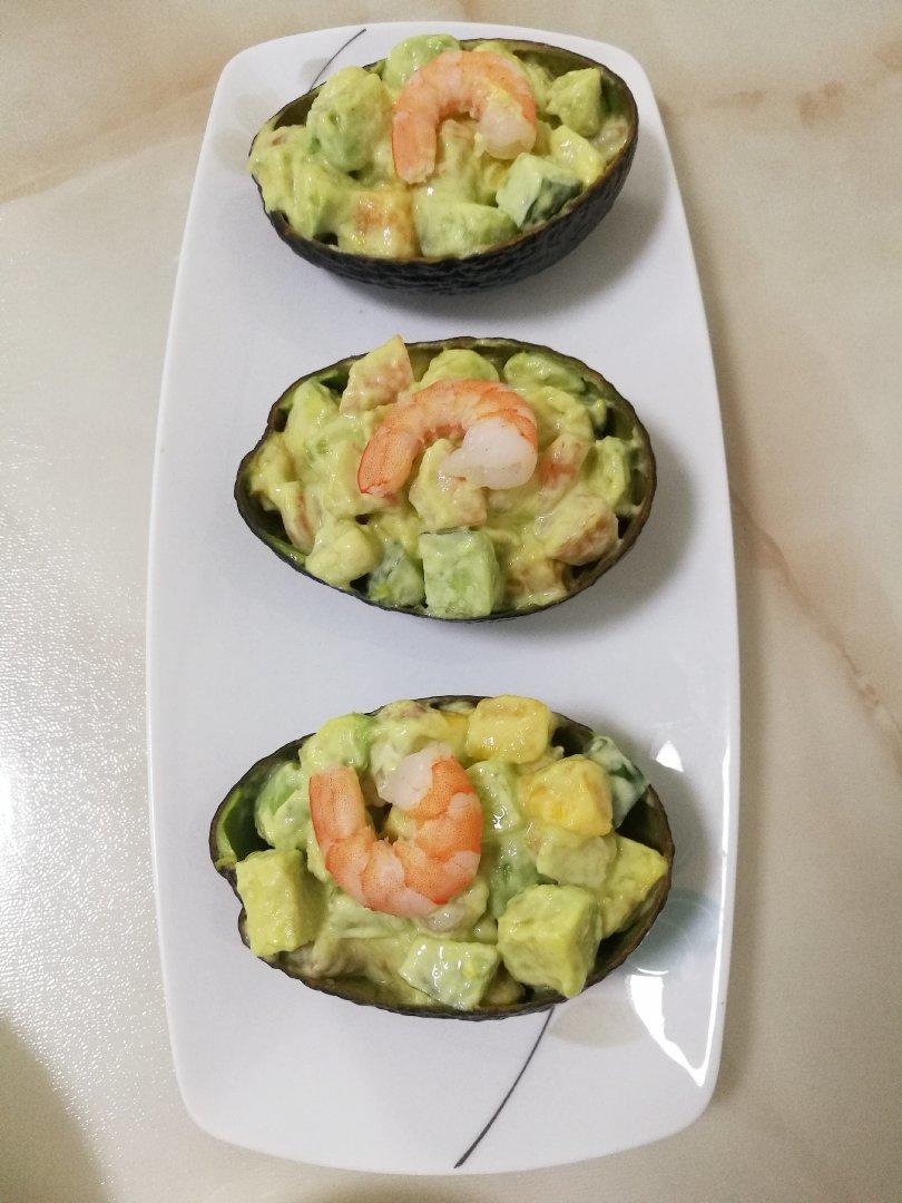 薯片牛油果大虾沙拉