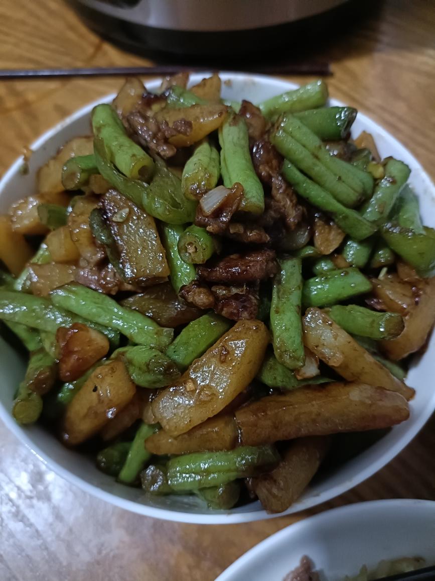 豆角土豆炒肉图片