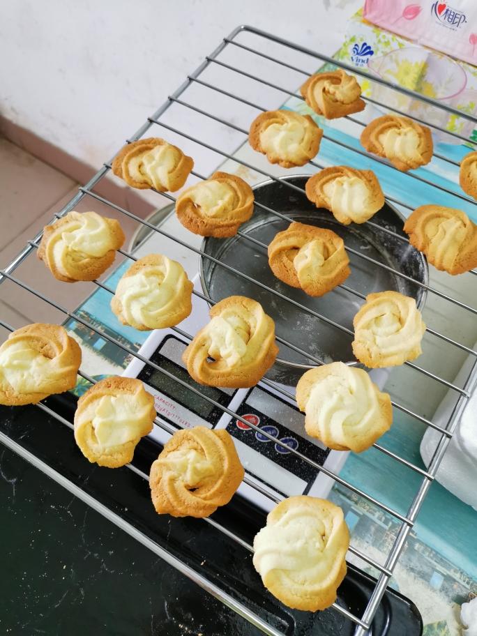 淡奶油香酥曲奇的做法