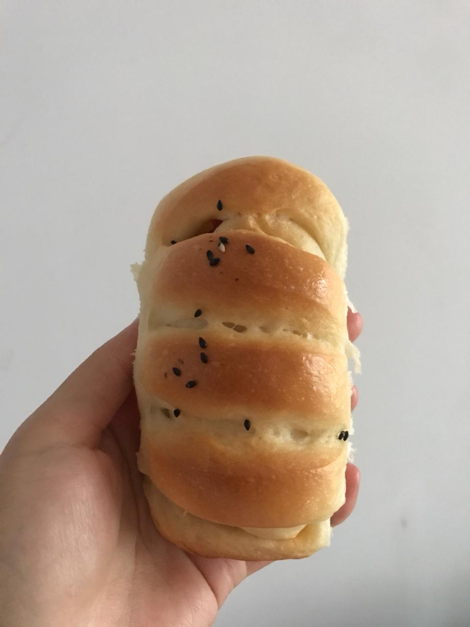 肉松肠仔包