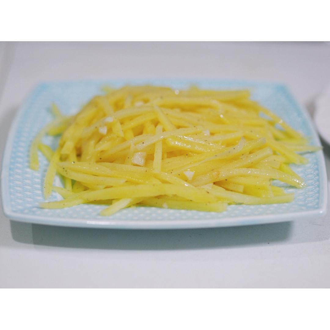 小芹菜炒土豆丝