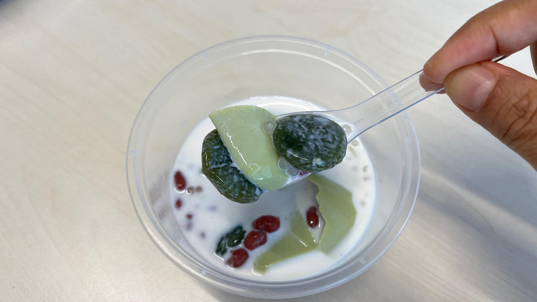 抹茶奶冻阿达籽