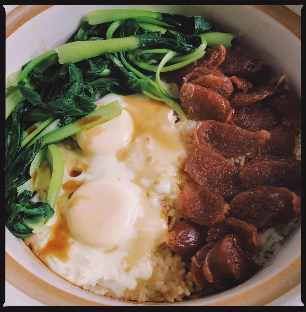 广式腊味煲仔饭