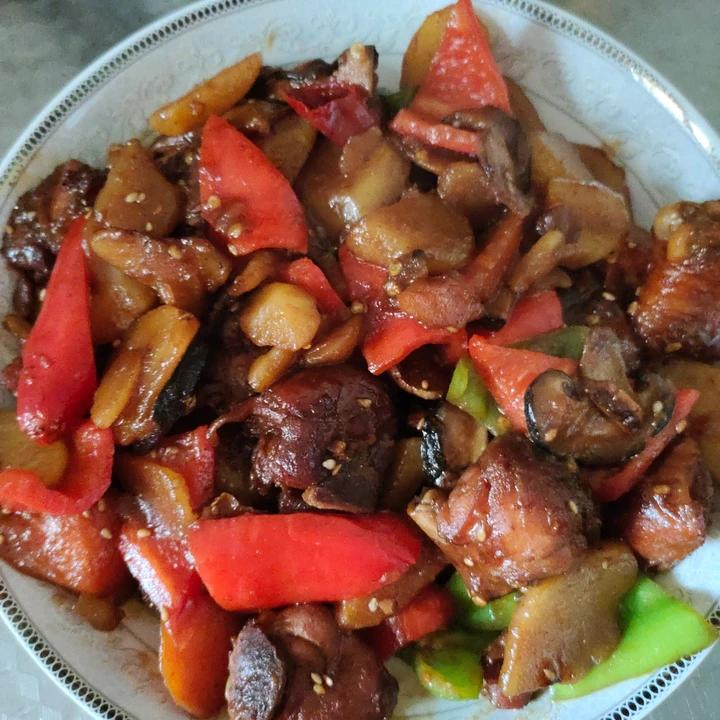 红烧鸡块炖土豆