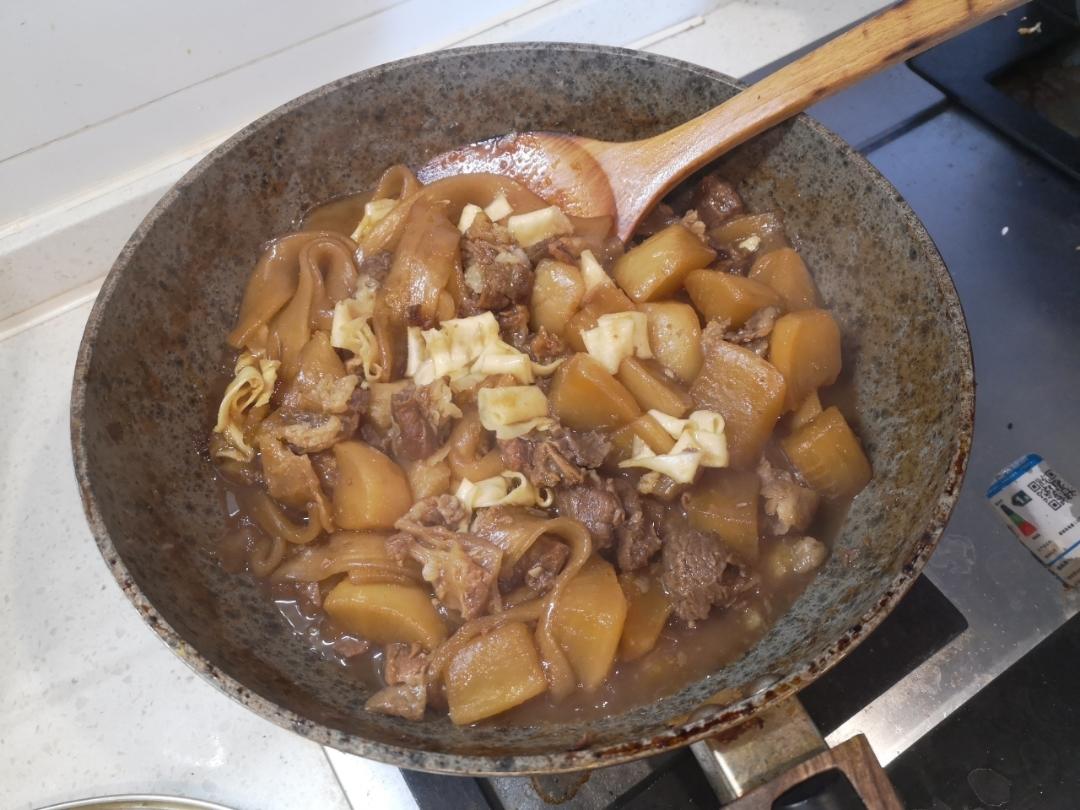 柱侯酱焖萝卜牛腩