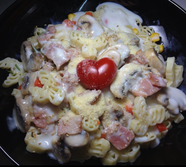 奶油培根蘑菇意面