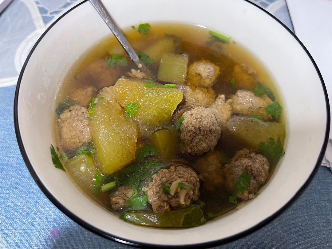 家常牛肉丸子汤