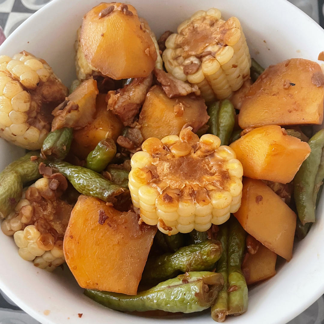 土豆炖豆角玉米