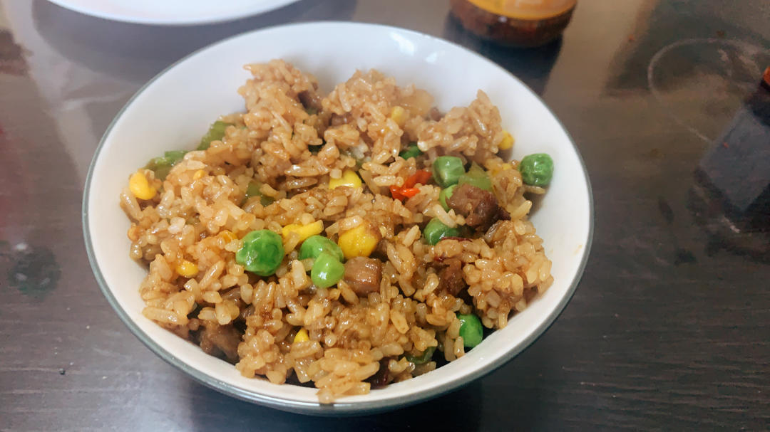 牛肉粒蔬菜炒饭