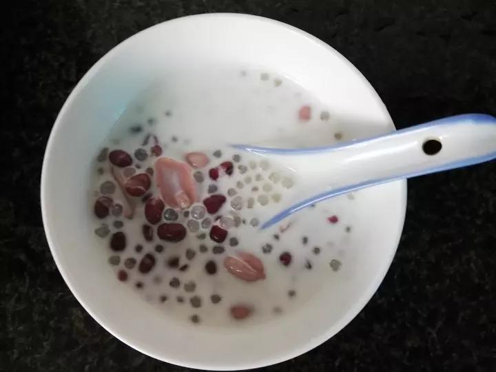 红豆椰汁西米露