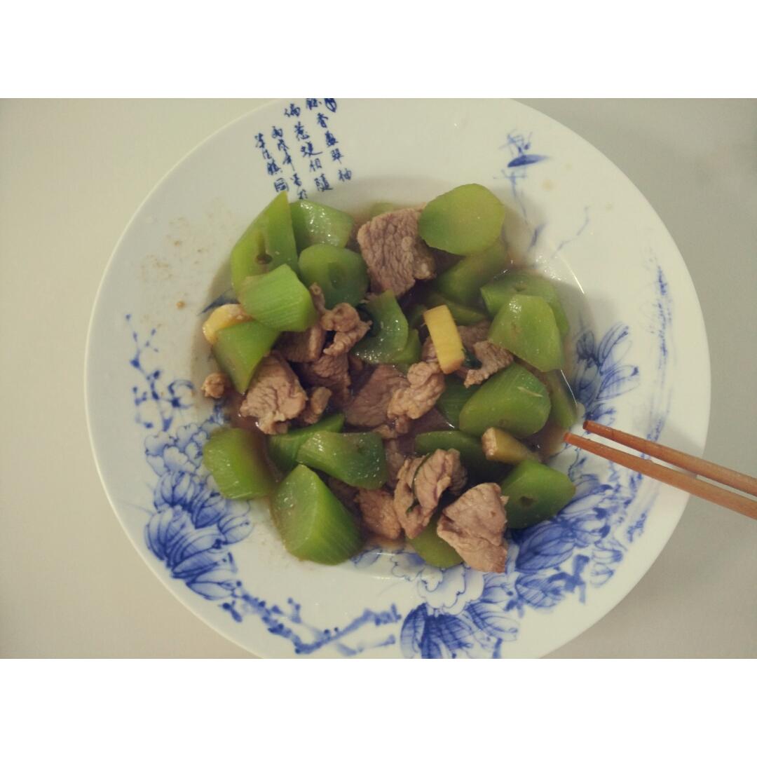 莴笋炒肉片