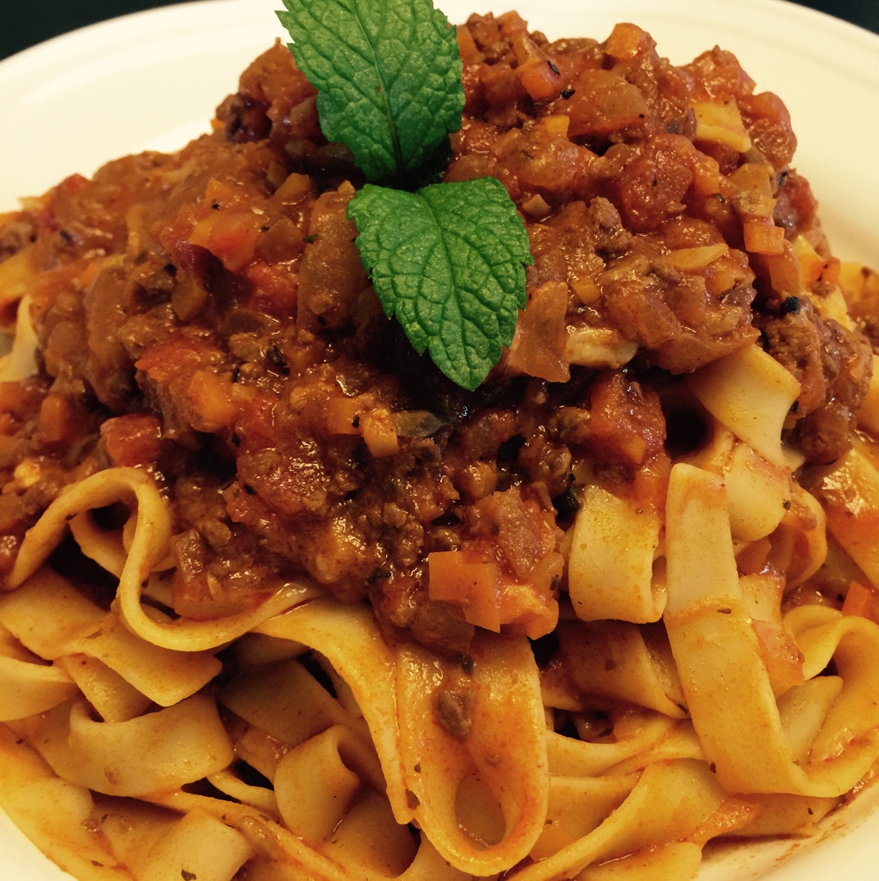 蕃茄蘑菇肉酱意大利面