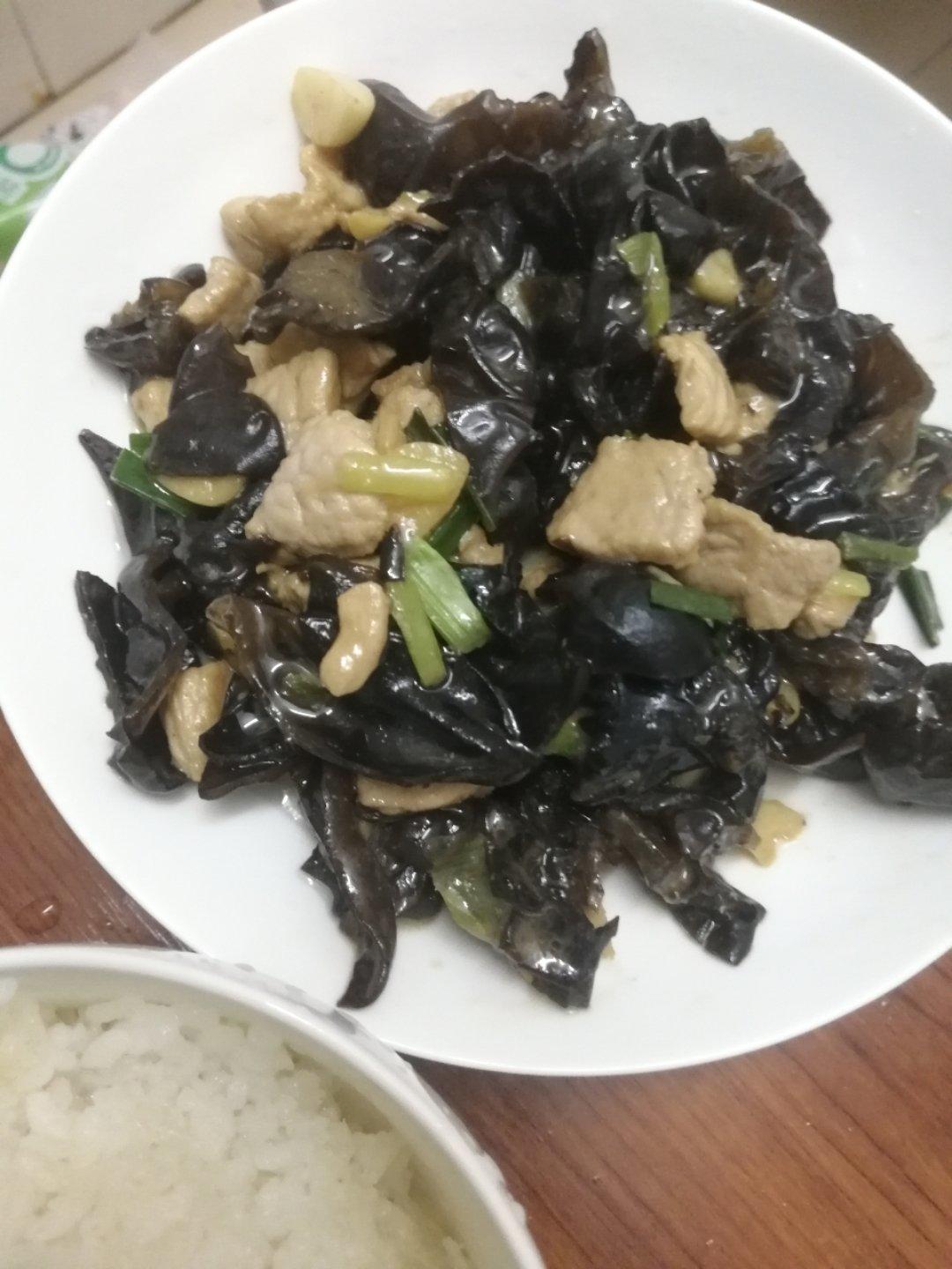 木耳炒肉