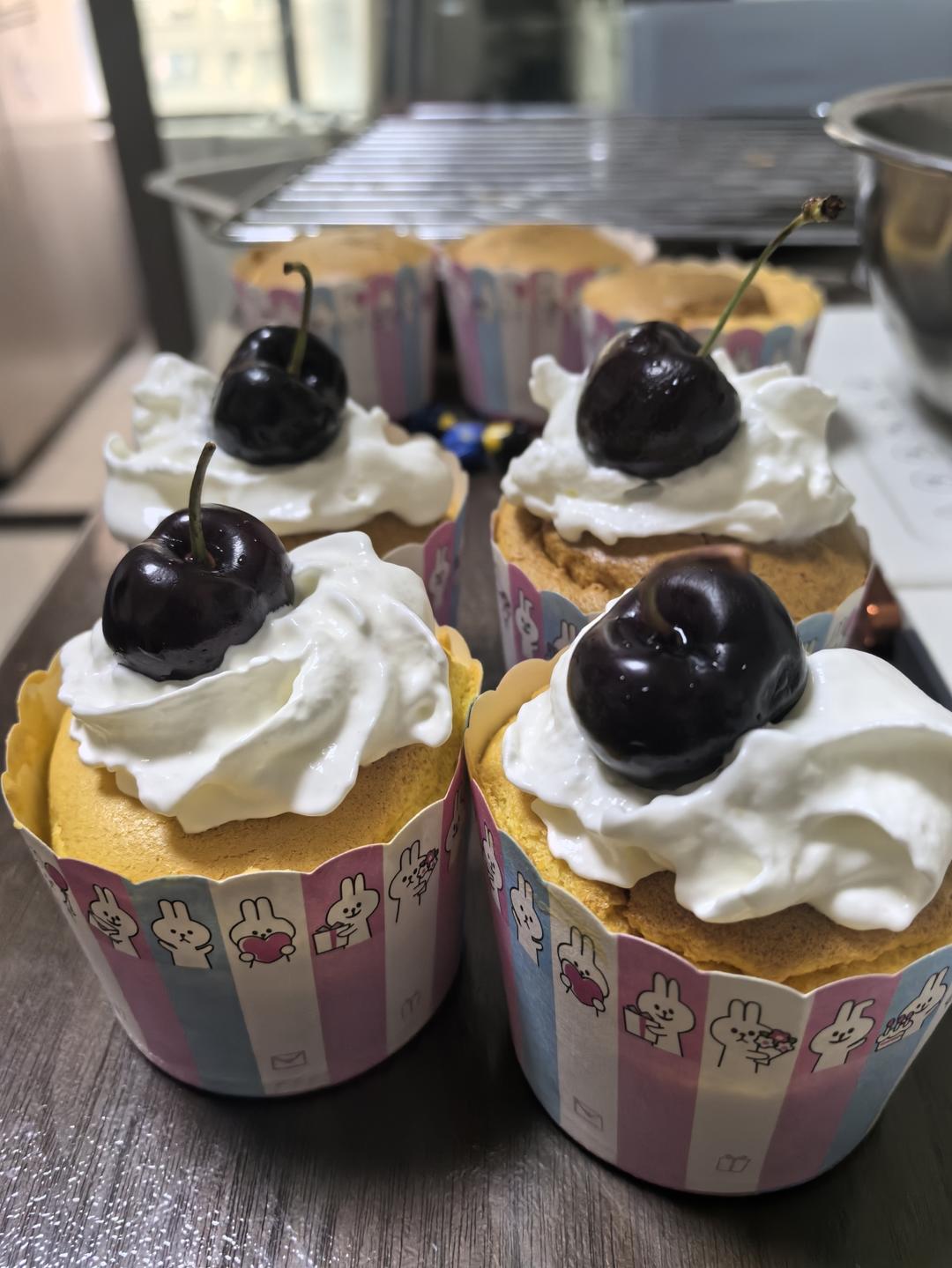 纸杯蛋糕 8寸戚风蛋糕的量