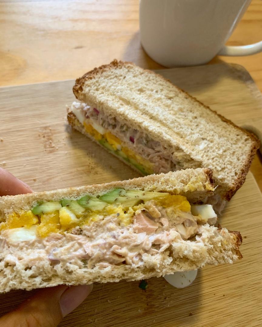 金枪鱼鸡蛋三明治