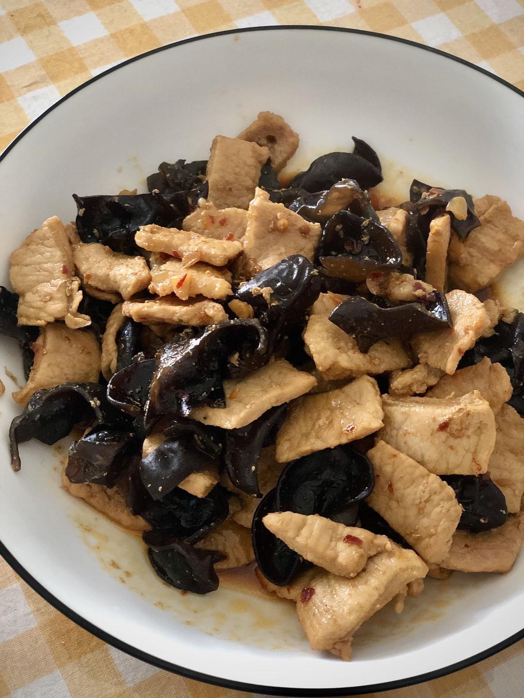 超简单家常木耳炒肉