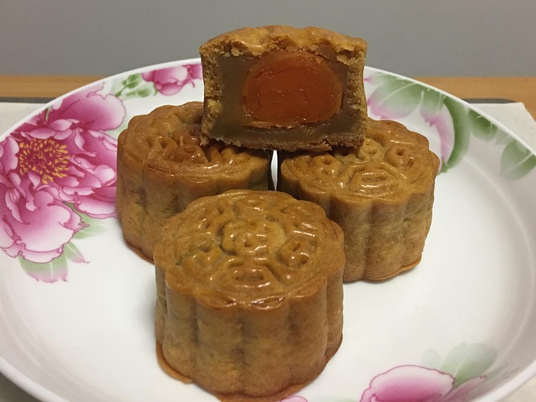 广式月饼——蛋黄莲蓉月饼