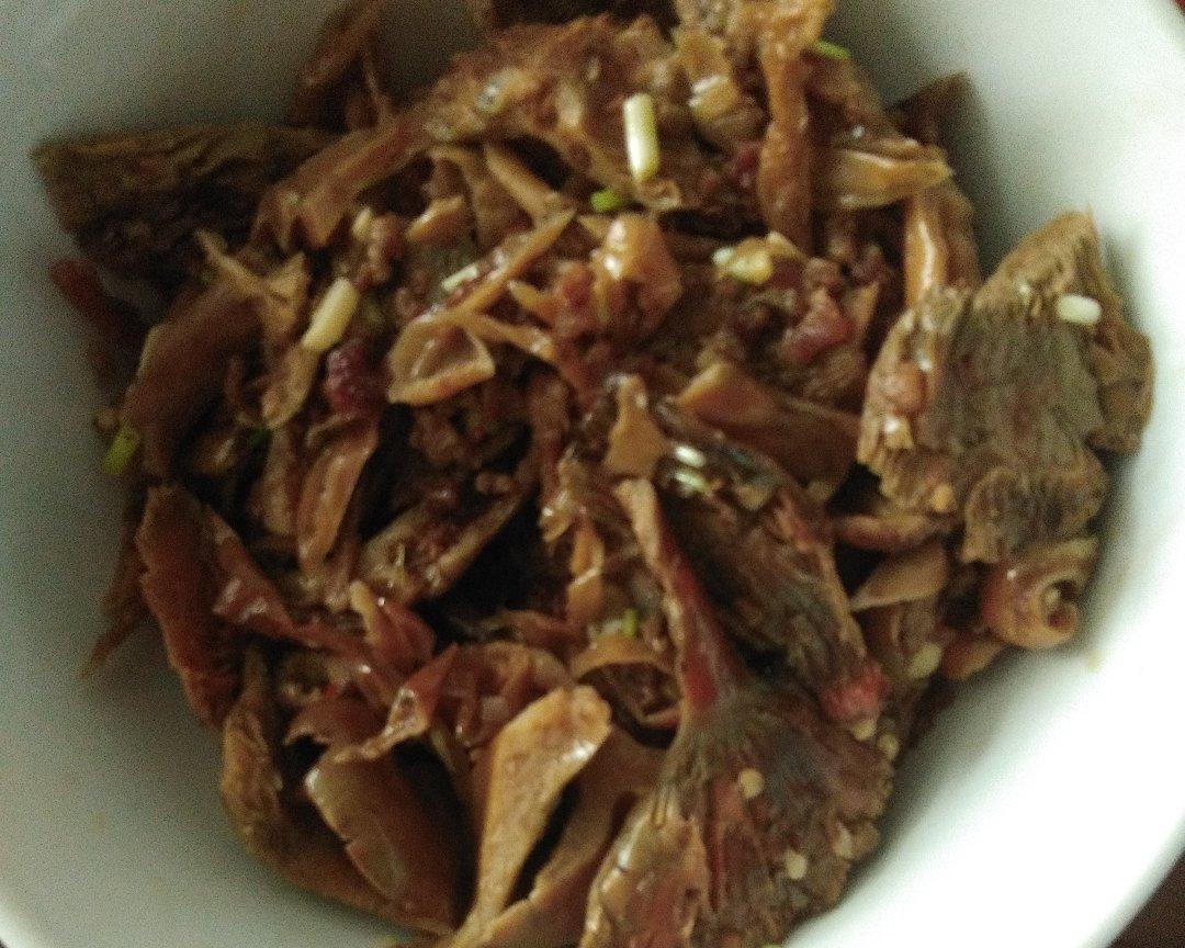 野蘑菇炒肉的做法