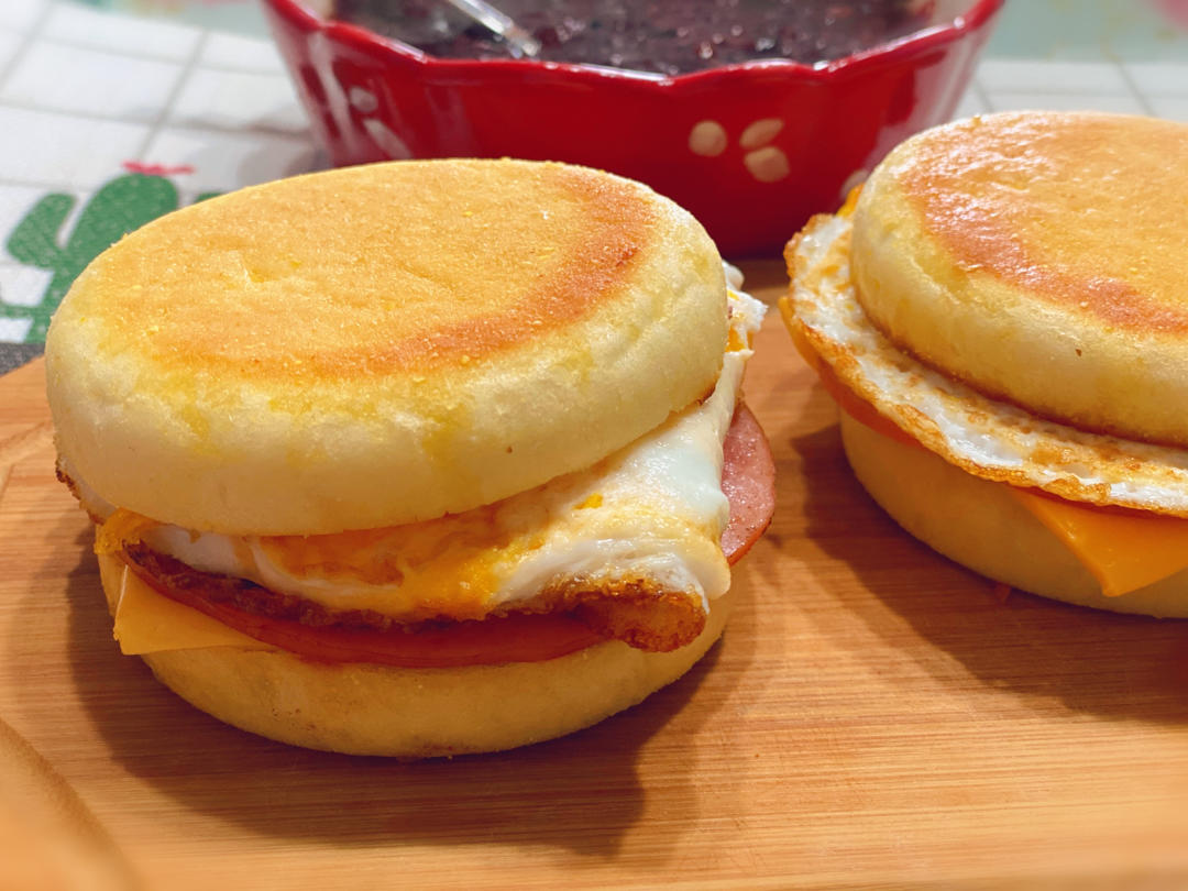猪柳蛋麦满分 —英式玛芬胚English muffin