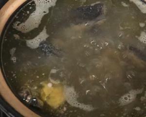 橄榄乌鸡汤的做法 步骤1