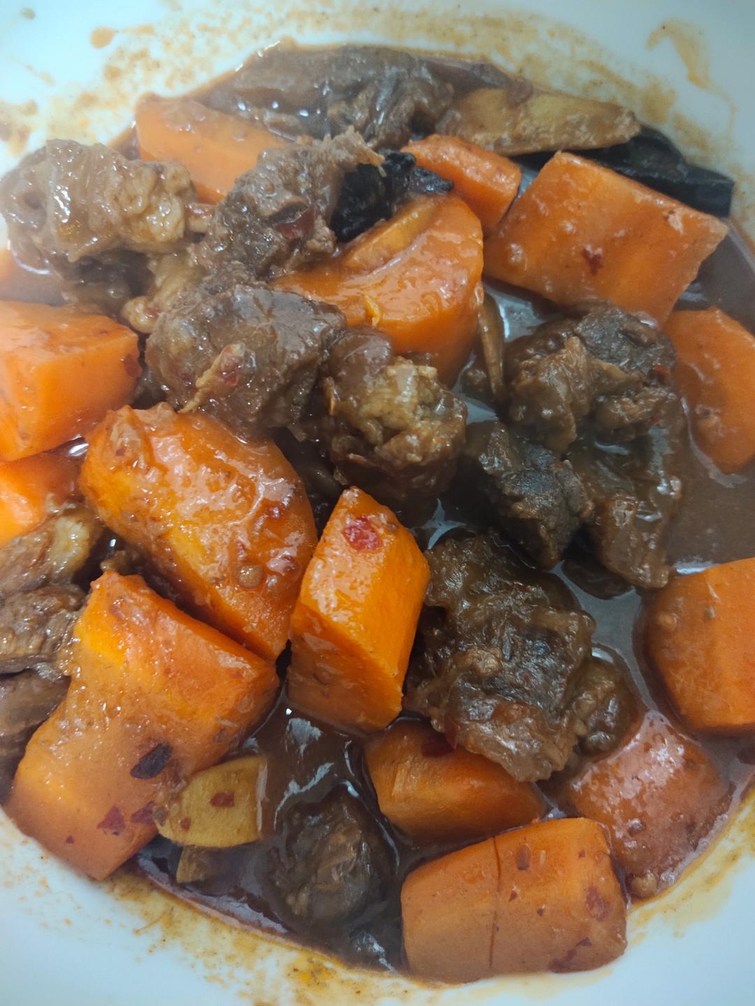 红烧牛腩~好吃到舔嘴
