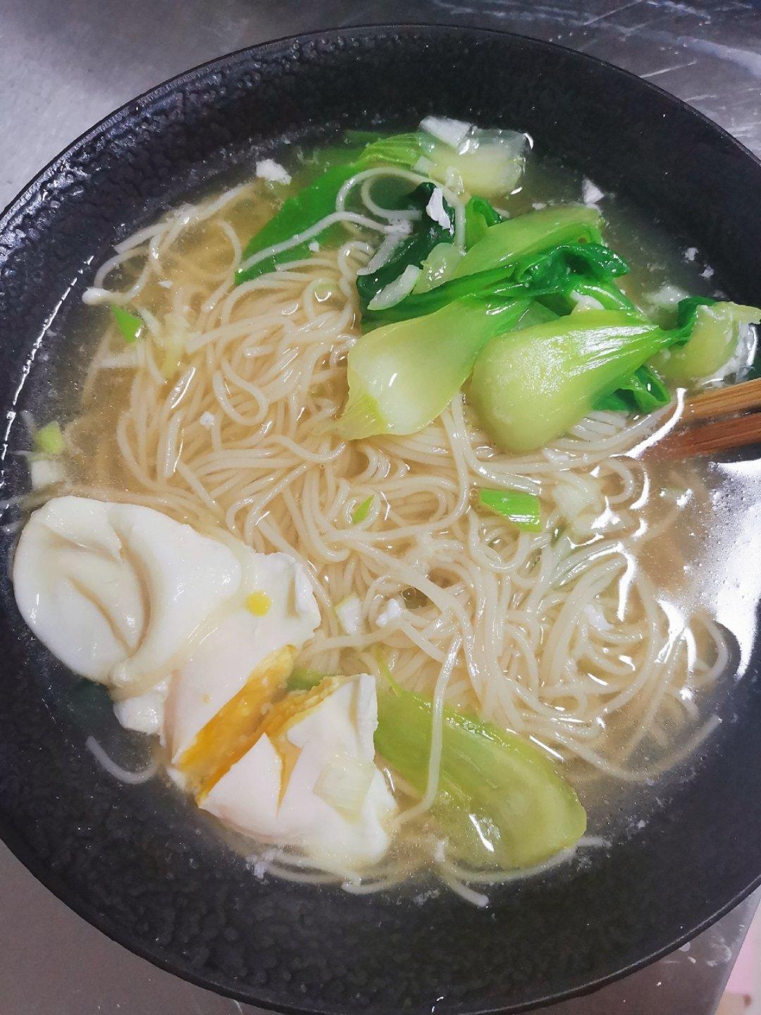 一碗热汤面🍜