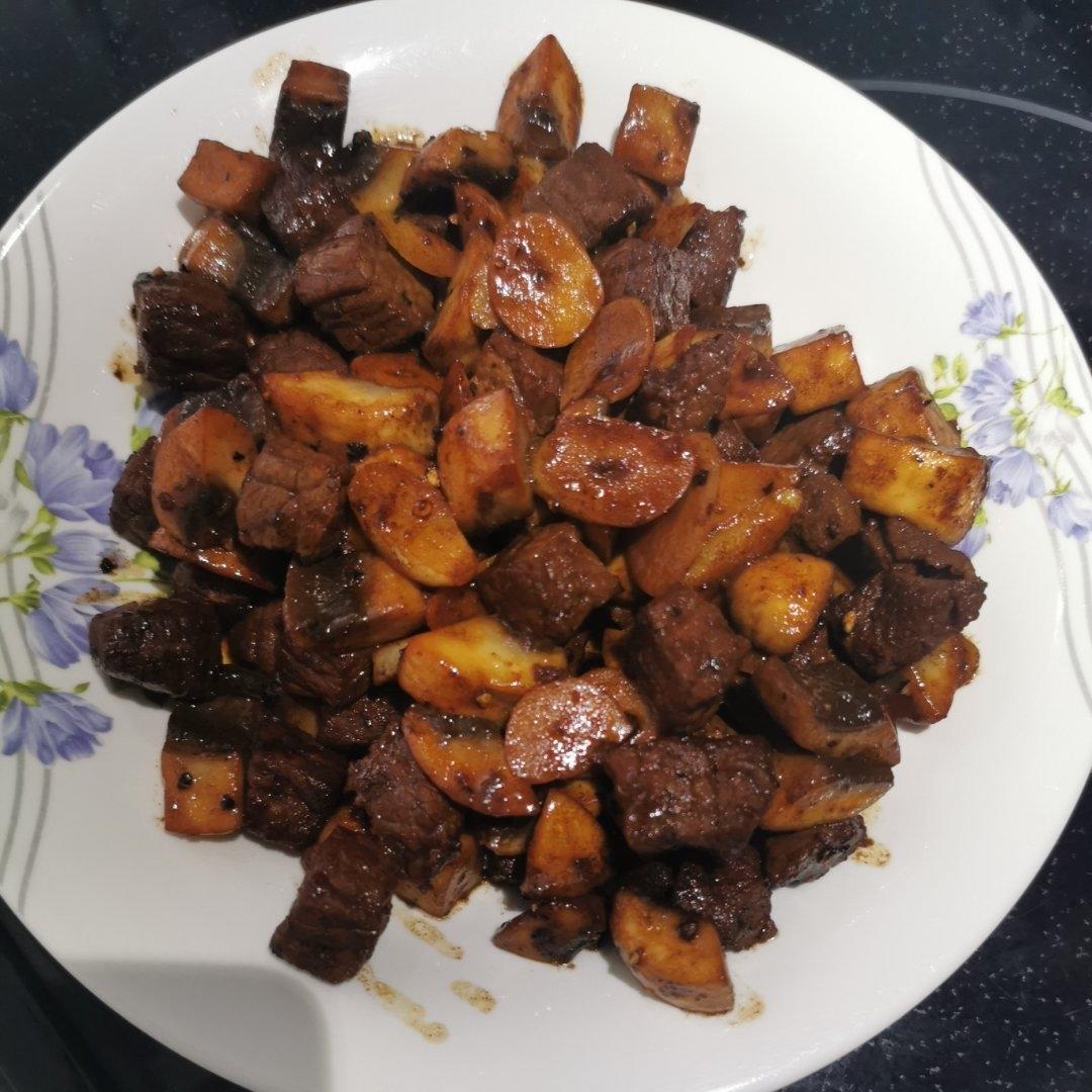 蘑菇黄油牛肉烧