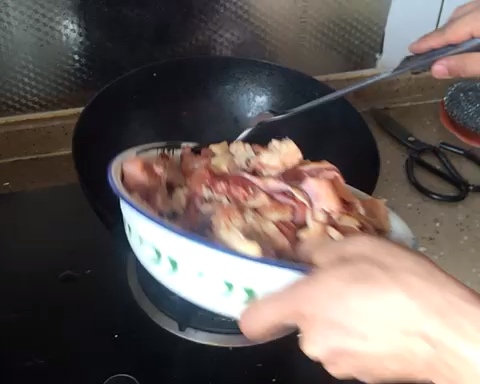 正宗新疆柴窝堡辣子鸡的做法 步骤5