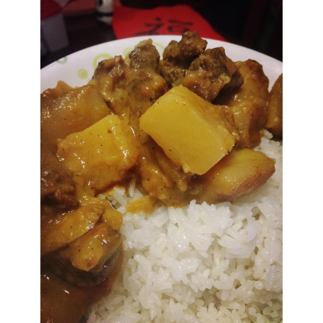 日式咖喱牛腩