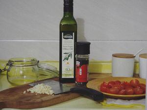 清爽可口的涼菜：油醋小番茄的做法 步骤4