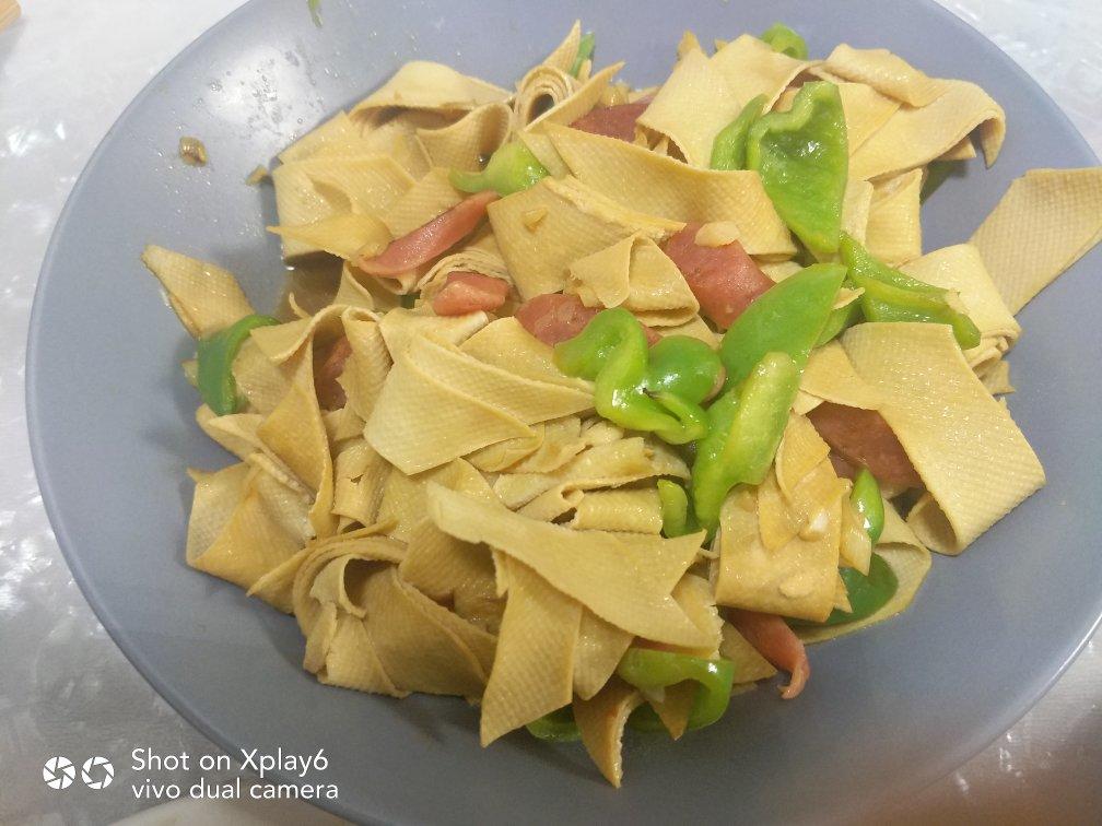 青椒炒豆皮
