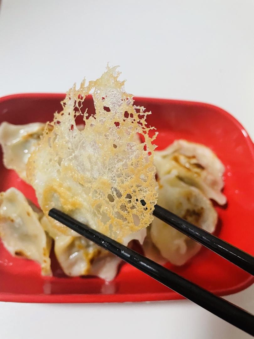 冰花蕾丝煎饺